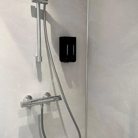 דירה Chic And Modern - *